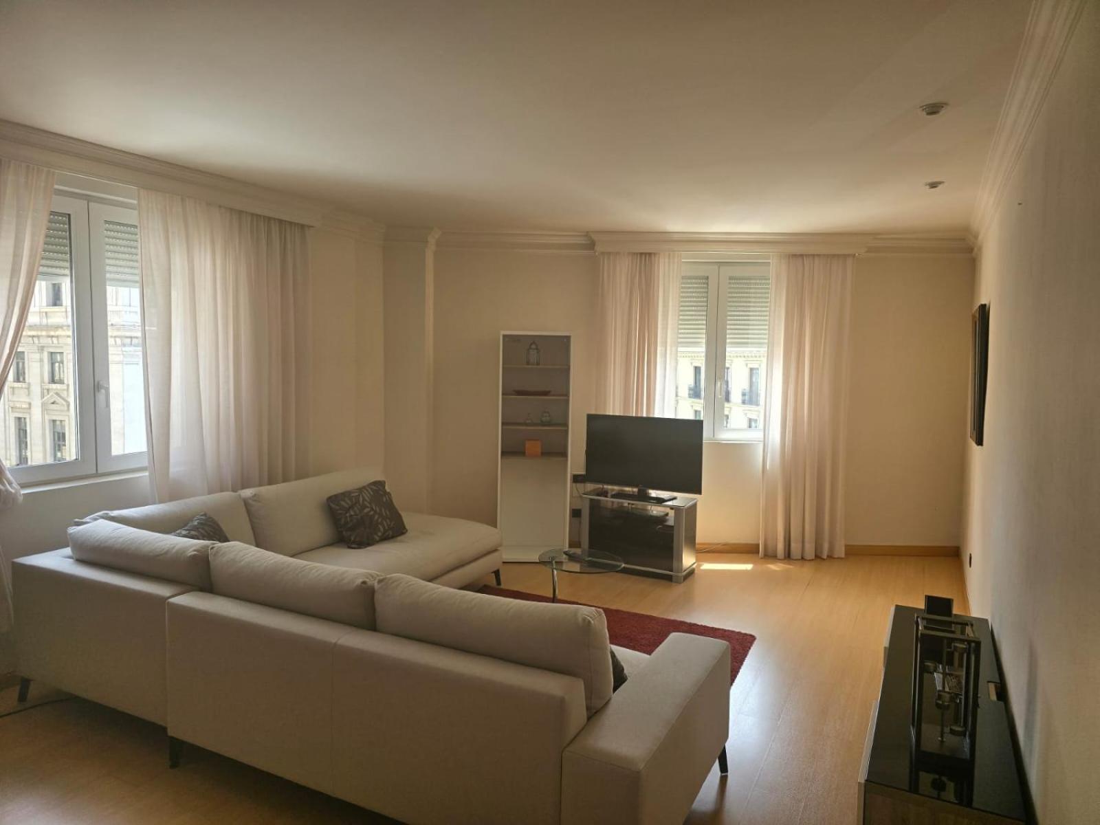 Apartment Lyrioshomes Reyes Catolicos